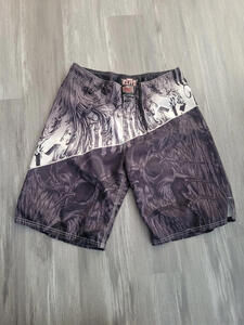 MMA Elite Shorts Mens Medium Hybrid Board Fight Skull White Black Punk Metal